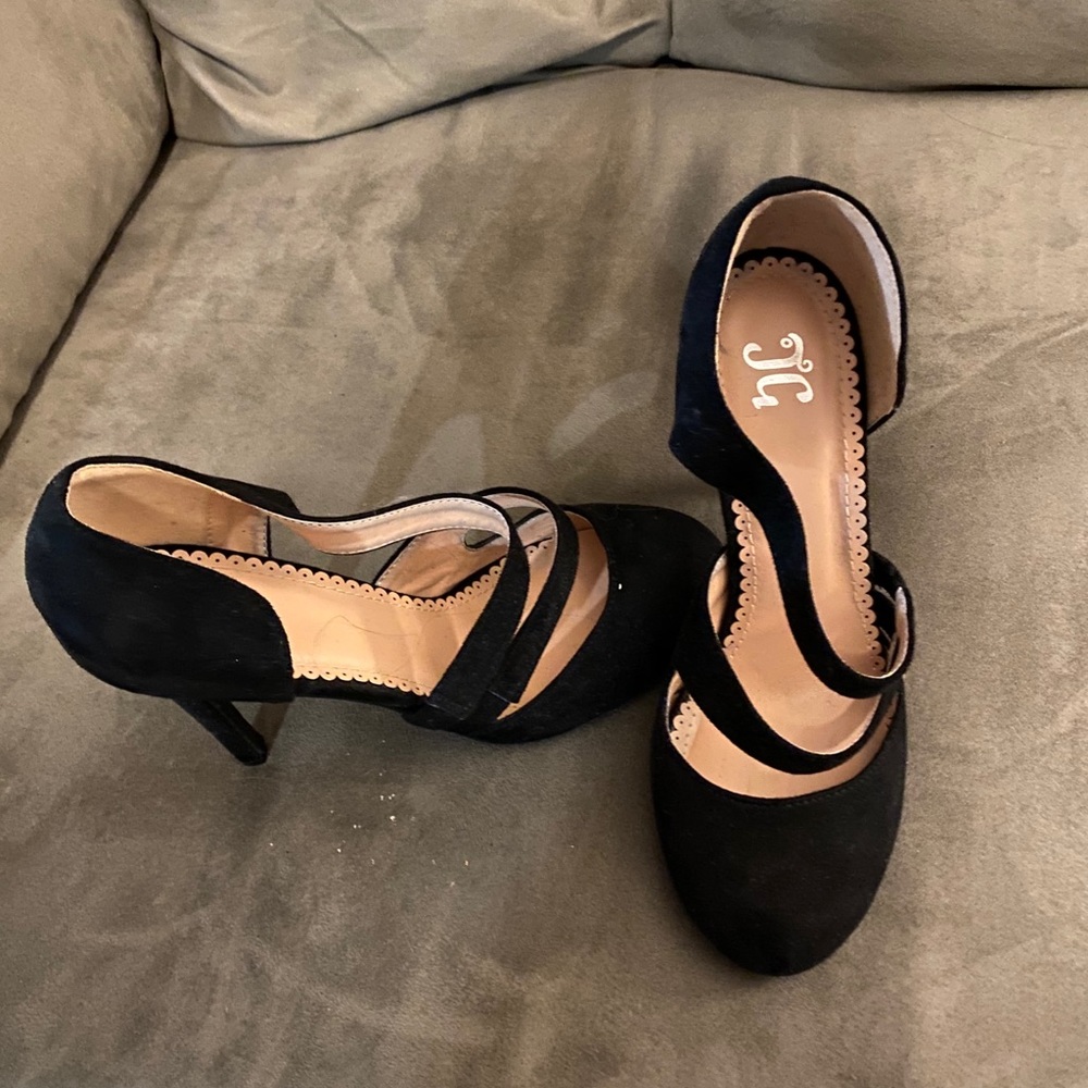Black heels size 7
